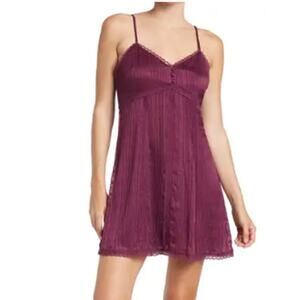 Alice plus Olivia Genevieve Spaghetti Strap Dress Boysnberry size 8